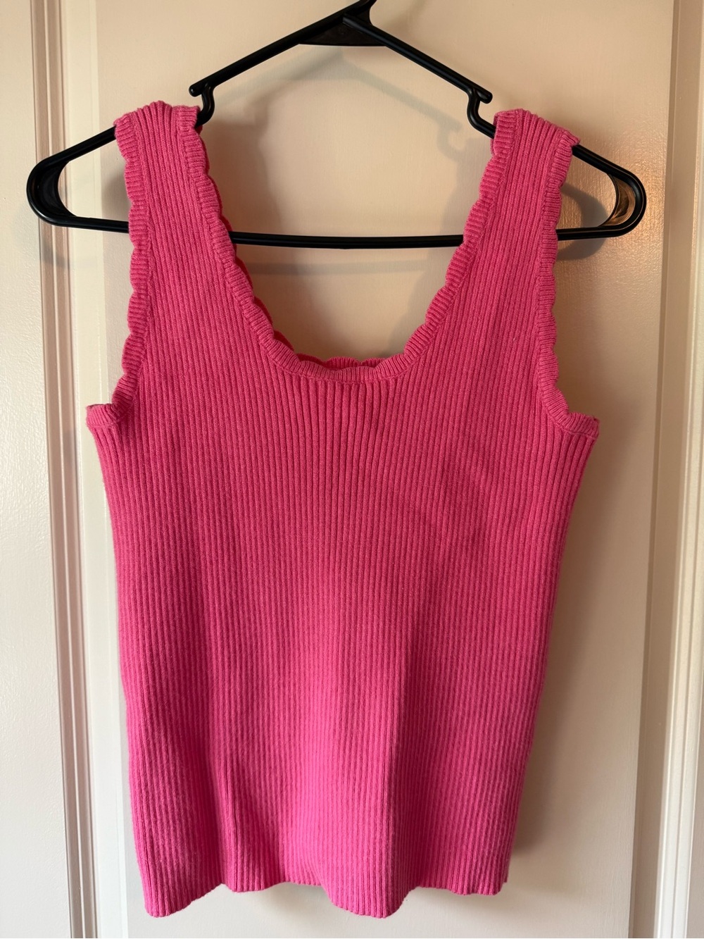 Scalloped Ribbed Tank Top in Hot Pink